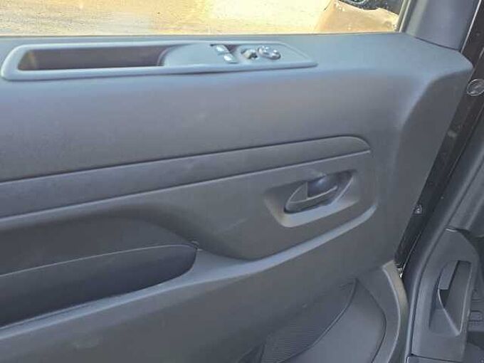 Opel Vivaro Kombi Lang //9-Sitzer/ Navi /Einparkhilfe