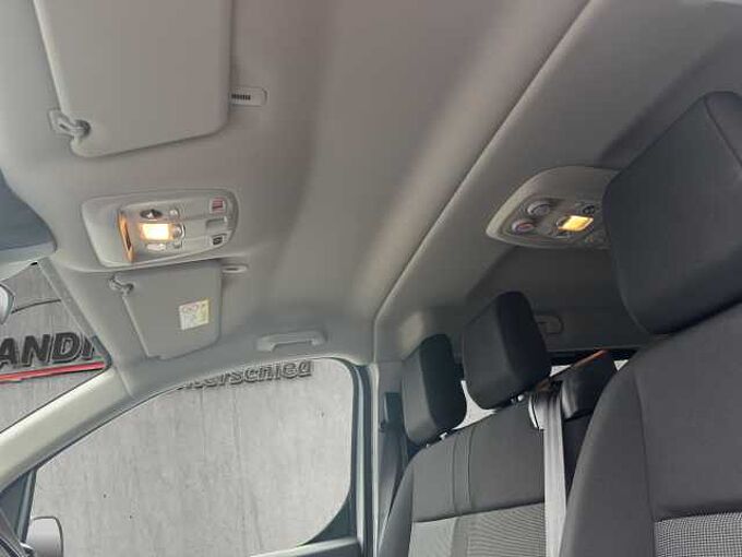 Opel Vivaro Kombi Lang //9-Sitzer/ Navi /Einparkhilfe