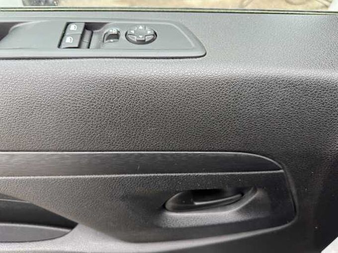 Opel Vivaro Kasten 3-Sitze/Navi m. Farbdisplay/SHZ