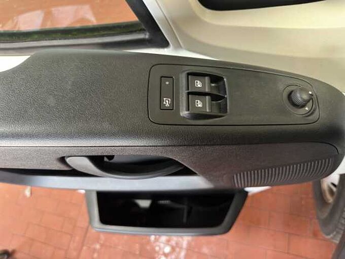 Opel Movano Cargo L4H2 verstärkt //PDC/Klima