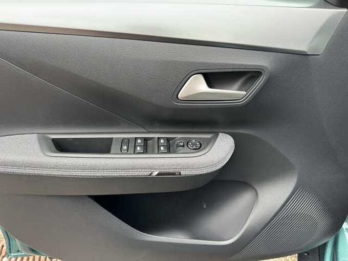 Opel Frontera 1.2 Hybrid GS  //7-Sitze / Navi / Kamera /Einparkhilfe