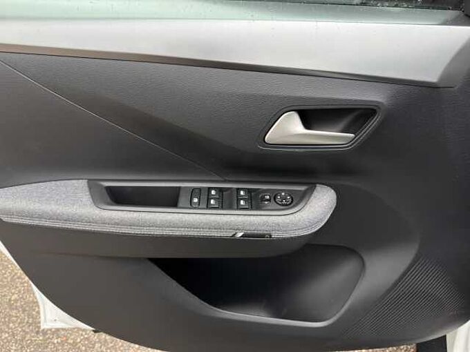 Opel Frontera 1.2 Hybrid GS //7-Sitze / Navi / Kamera /Einparkhilfe