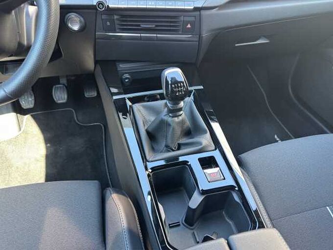 Opel Astra  GS  / AHK abnehmbar/ Farbdisplay