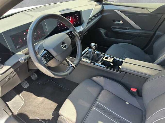 Opel Astra  GS  / AHK abnehmbar/ Farbdisplay