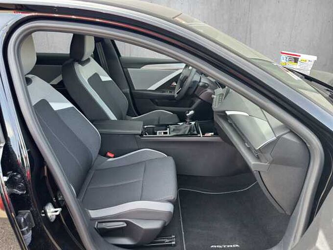 Opel Astra 1.2T Edition // Kamera/Sitzheizung/Navi /ACC