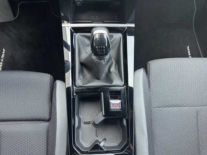 Opel Astra 1.2T Edition // Kamera/Sitzheizung/Navi /ACC