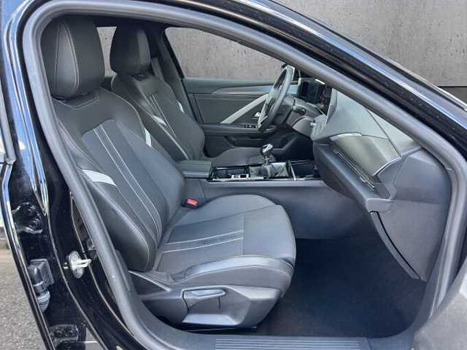 Opel Astra 1.2 T GS //LED/Navi/Winterpaket/Pano/Head-Up