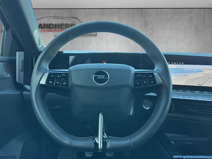 Opel Astra 1.2 T GS //LED/Navi/Winterpaket