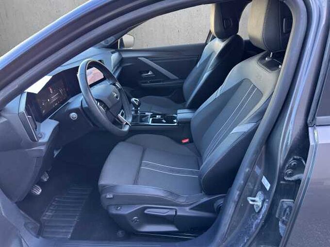 Opel Astra 1.2 T GS //LED/Navi/Winterpaket