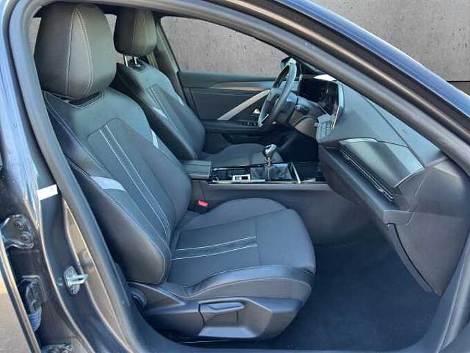 Opel Astra 1.2 T GS //LED/Navi/Winterpaket