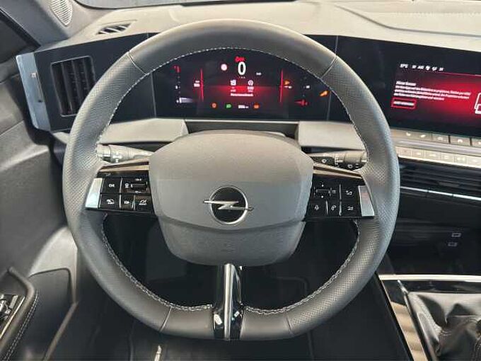 Opel Astra GS / AHK/Schiebedach/Navi /360°