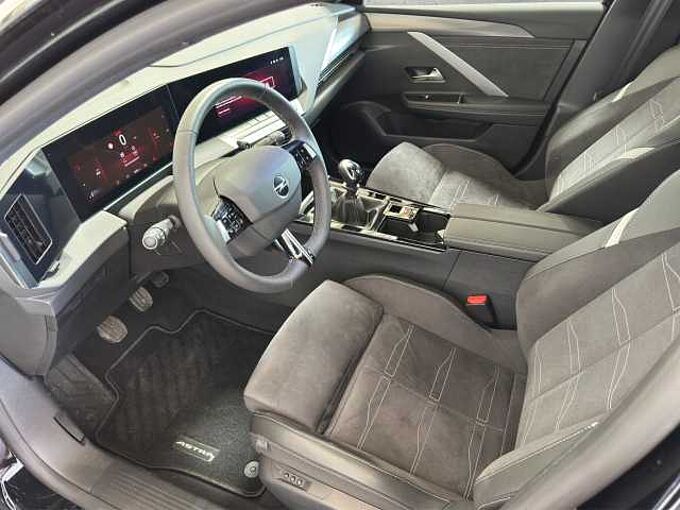 Opel Astra GS / AHK/Schiebedach/Navi /360°