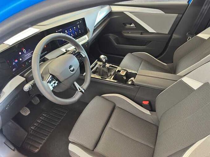 Opel Astra ST 1.2T Edition // Kamera/Sitzheizung /ACC