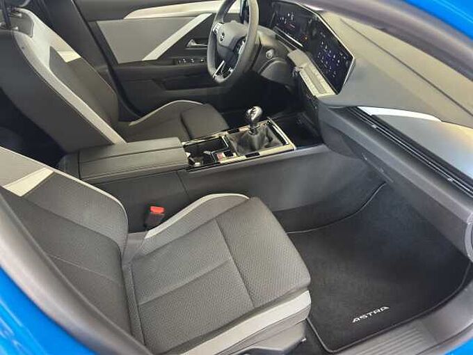 Opel Astra ST 1.2T Edition // Kamera/Sitzheizung /ACC