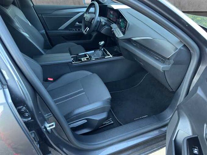 Opel Astra ST 1.2 T GS //LED/AHK/360°/Sitzheizung