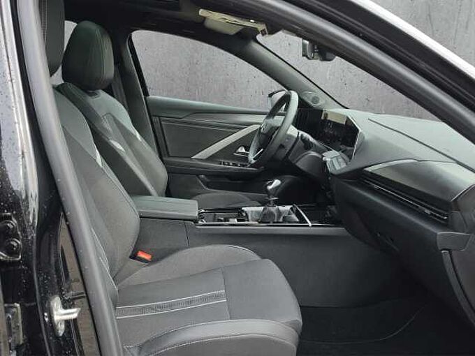 Opel Astra ST 1.2T GS//Pano/Sitzheizung/LED/elektr.Heckklappe 