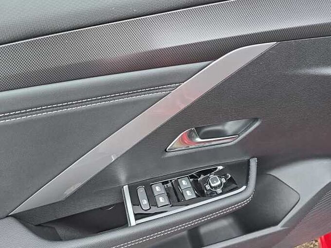 Opel Astra 1.2 GS Turbo Head Up Display/ 360&deg; R&uuml;ckfahrkamera