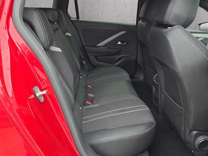 Opel Astra 1.2 GS Turbo Head Up Display/ 360&deg; R&uuml;ckfahrkamera