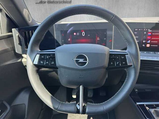 Opel Astra ST  GS  / AHK abnehmbar/ SHZ/PDC vo + hi