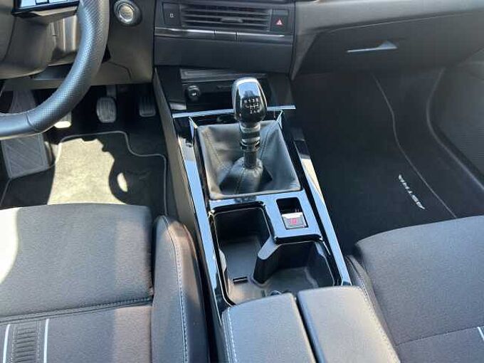 Opel Astra ST  GS  / AHK abnehmbar/ SHZ/PDC vo + hi