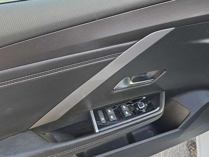 Opel Astra 1.2 T ST GS //AHK/LED/360&deg;/ Sitzheizung