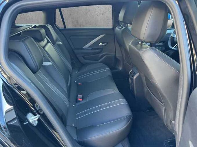 Opel Astra ST 1.2 T GS  //Pano/LED/AHK/ el.Heckklappe