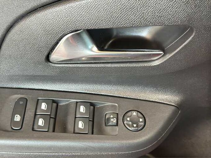 Opel Corsa 1.2 Turbo //Kamera/Sitzheizung/PDC