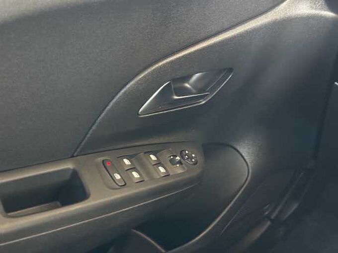 Opel Corsa 1.2 Turbo //Kamera/Sitzheizung/PDC