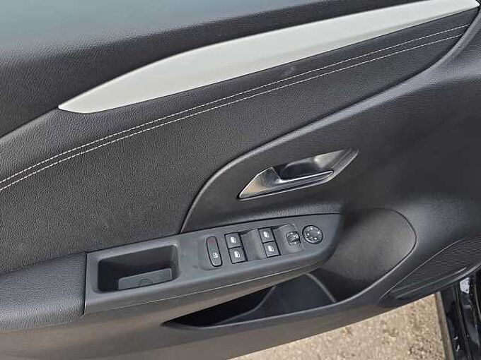 Opel Corsa GS   Hybrid  //Navi/Kamera/PDC /Sitzheizung