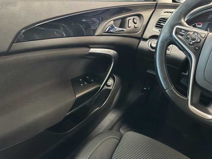 Opel Insignia Innovation*XENON*NAVI*AHK*Kamera*elektr. Heckklappe*