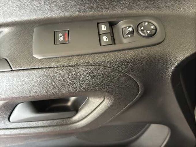 Opel Combo Cargo-e Edition //Navi/Kamera/PDC/Sitzheizung