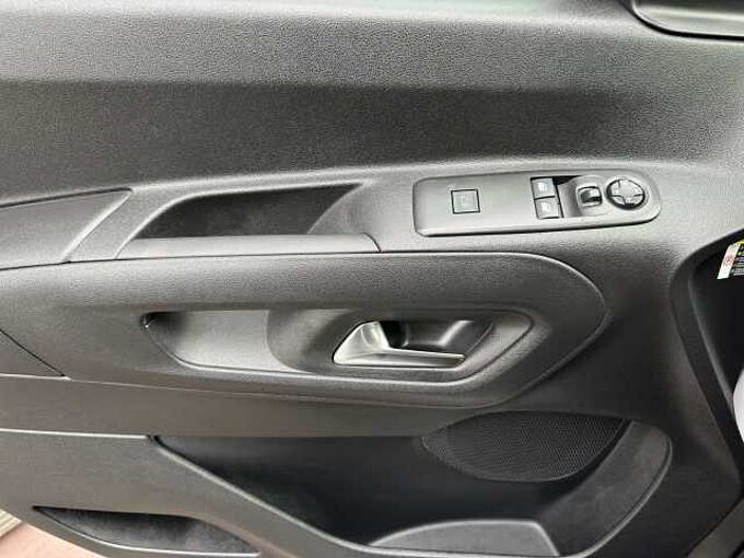 Opel Combo 1.5 Edition XL //Kamera/Sitzheizung/PDC