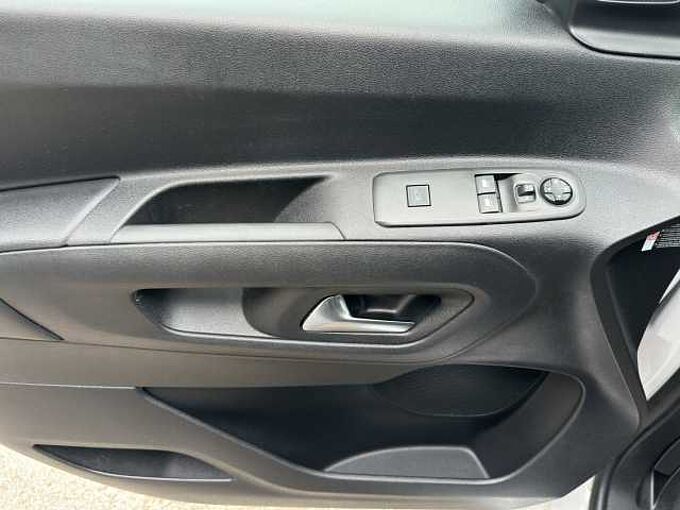 Opel Combo 1.5 Edition XL //Kamera/Navi