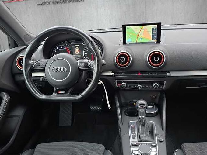 Audi A3 S-Line *NAVI* XENON*SHZ*19'*