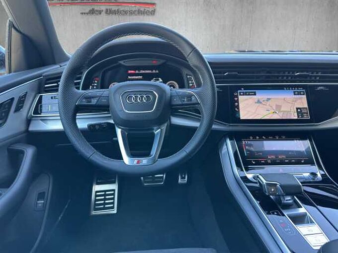 Audi Q8 3.0 TDI Quattro S line //Head-Up/AHK/Pano /Matrix-LED