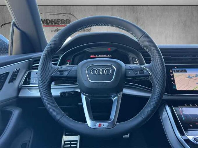 Audi Q8 3.0 TDI Quattro S line //Head-Up/AHK/Pano /Matrix-LED