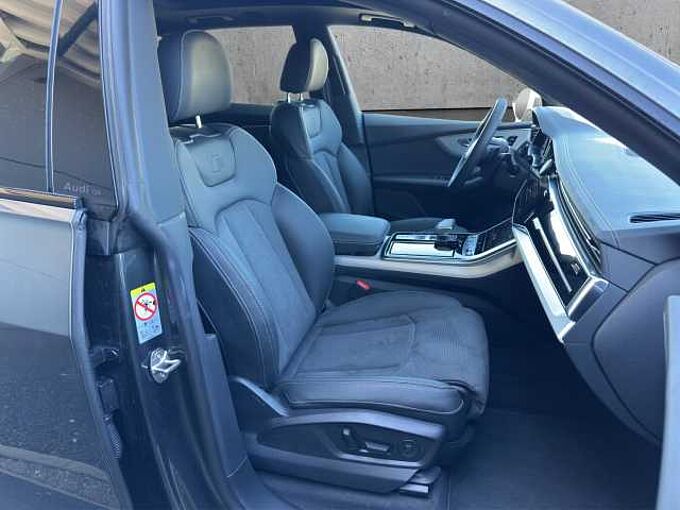 Audi Q8 3.0 TDI Quattro S line //Head-Up/AHK/Pano /Matrix-LED
