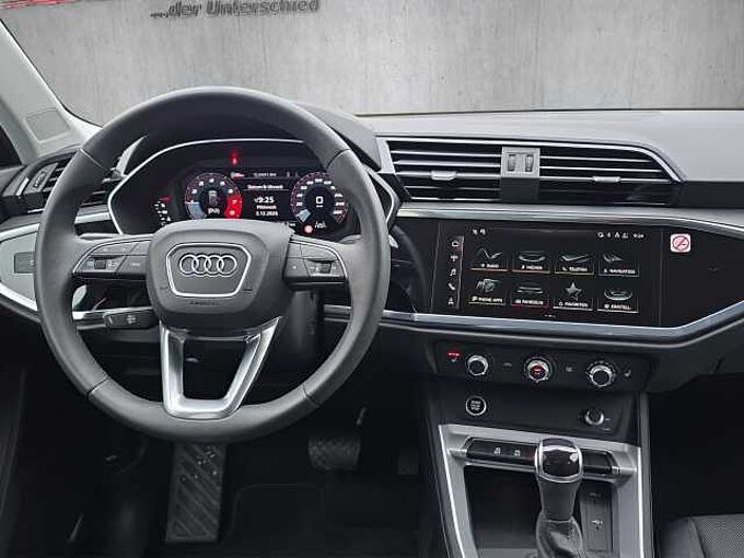 Audi Q3 Advanced // elektr. Heckklappe/SHZ/Navi