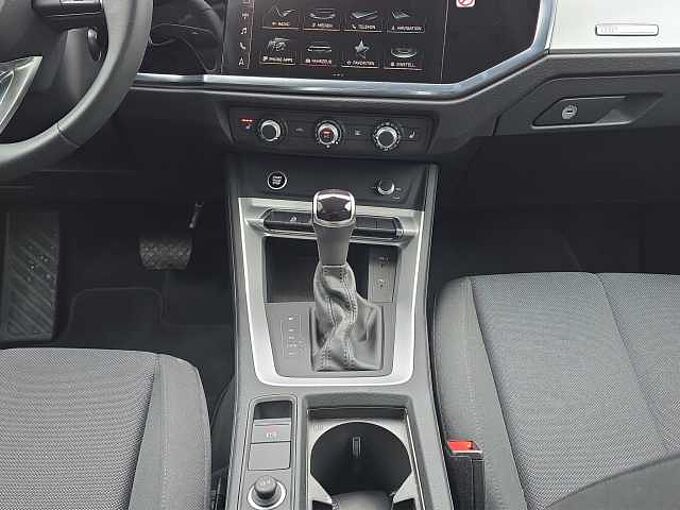 Audi Q3 Advanced // elektr. Heckklappe/SHZ/Navi