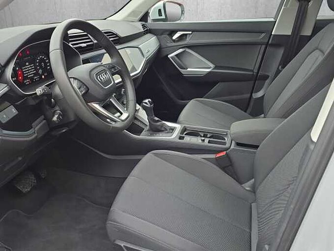 Audi Q3 Advanced // elektr. Heckklappe/SHZ/Navi