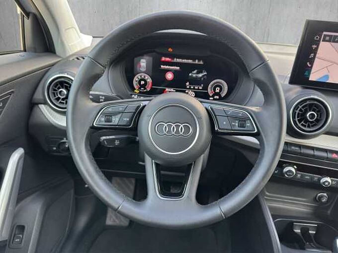 Audi Q2 35 TFSI S-Tronic S-Line //Navigation/Winterpaket 