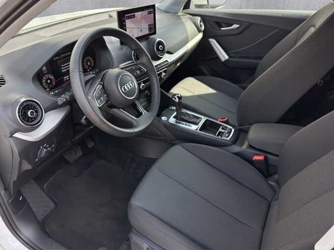 Audi Q2 35 TFSI S-Tronic S-Line //Navigation/Winterpaket 