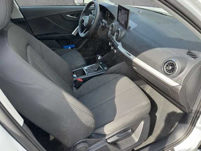 Audi Q2 35 TFSI S-Tronic S-Line //Navigation/Winterpaket 