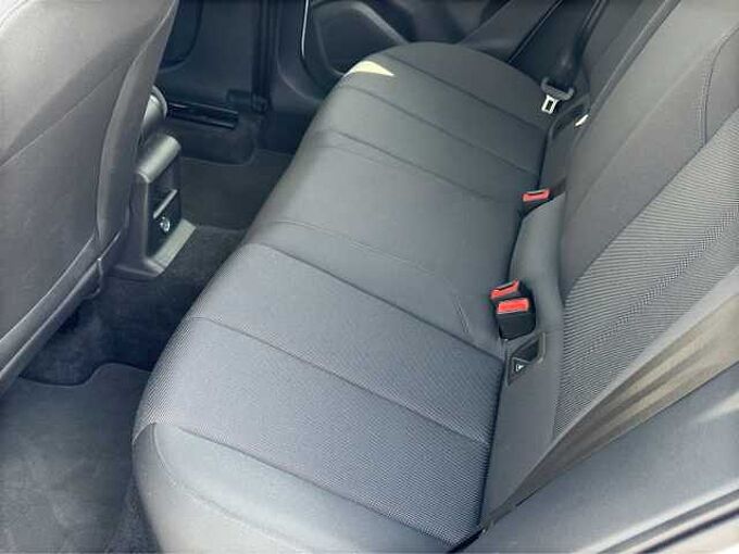 Audi Q2 35 TFSI S-Tronic S-Line //Navigation/Winterpaket 