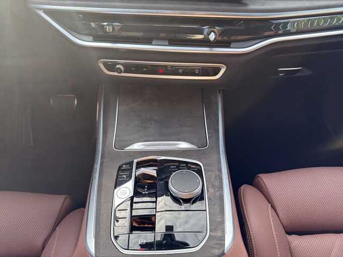 BMW X5 XDrive 40d M Sport// AHK/Head-Up/Navi/Sitheizung