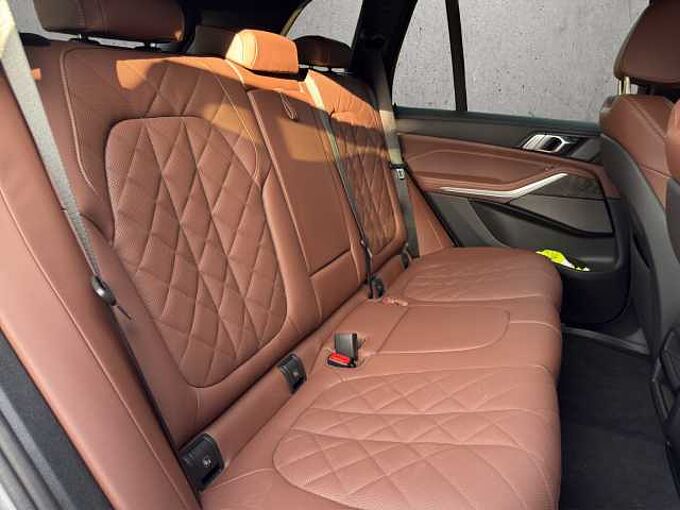 BMW X5 XDrive 40d M Sport// AHK/Head-Up/Navi/Sitheizung