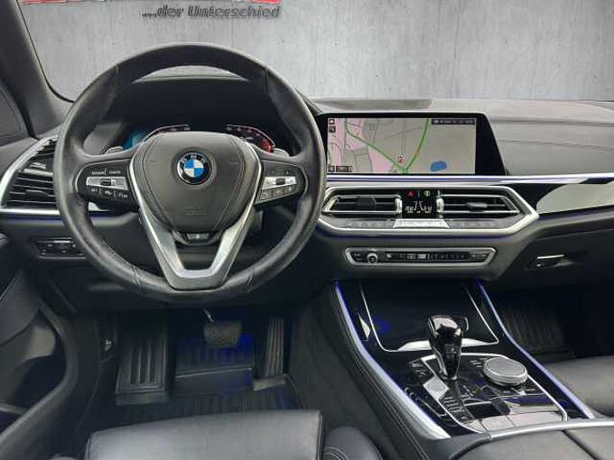 BMW X5 xDrive 30d XLine// Head-Up/Pano/Sitzheizung/Leder