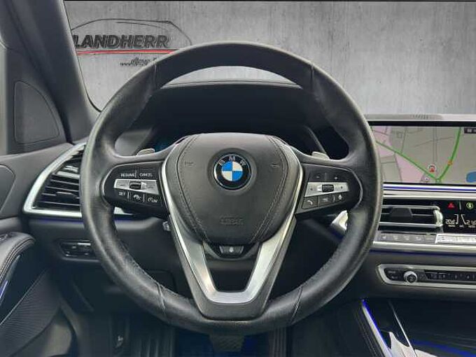 BMW X5 xDrive 30d XLine// Head-Up/Pano/Sitzheizung/Leder