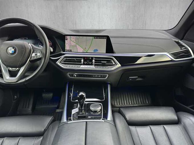 BMW X5 xDrive 30d XLine// Head-Up/Pano/Sitzheizung/Leder