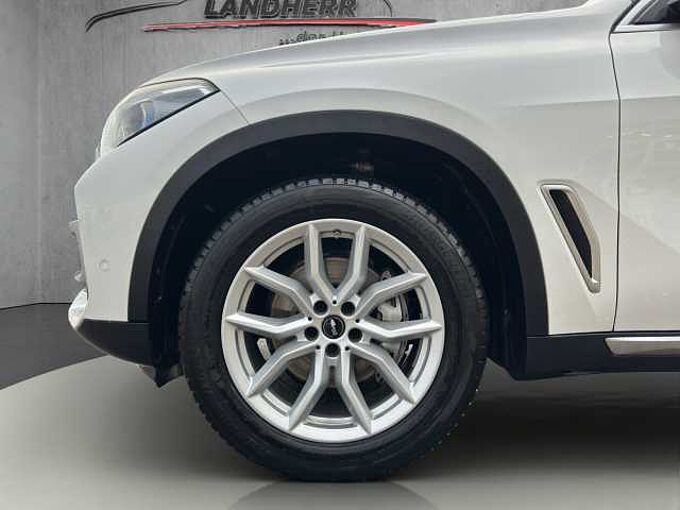 BMW X5 xDrive 30d XLine// Head-Up/Pano/Sitzheizung/Leder